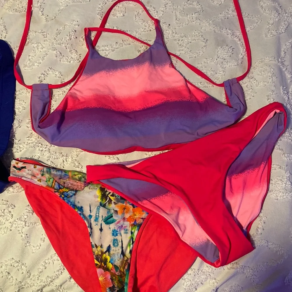 Bathing suit - Picture 1 of 1
